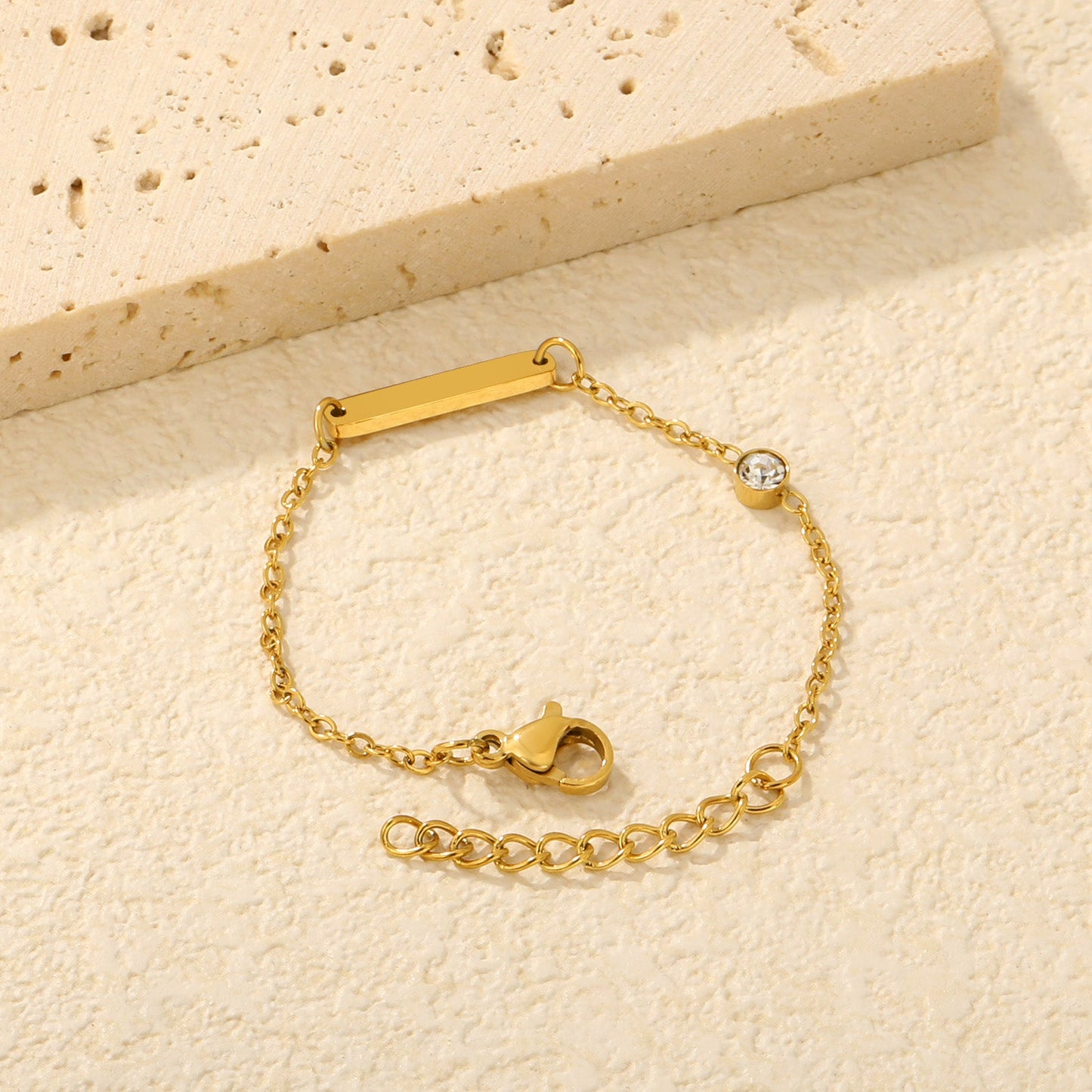 Solitaire Customised bracelet side angle – custom engraved kids bracelet by Twisty Locks